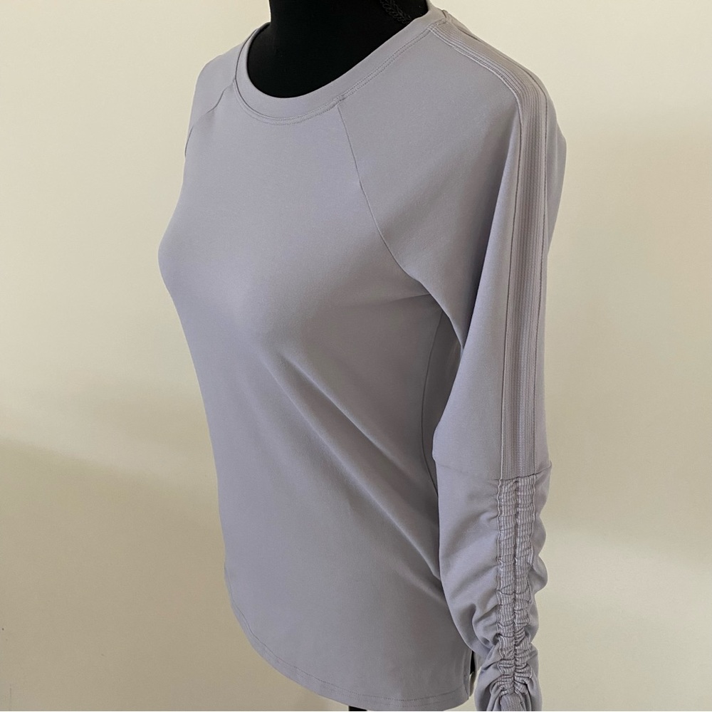 Fabletics Women’s Light Grey Crew Neck Sweatshirt - image 7